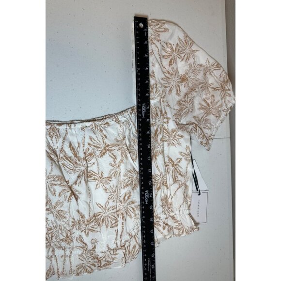 3 for $15 1. STATE Bon Voyage Etched Palm Cropped Blouse, Large - Picture 7 of 9
